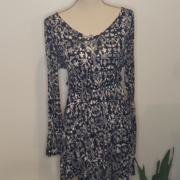 3/$30 𝅺NWOT HARLOW Long sleeve printed dress - Picture 1 of 7